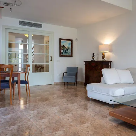 Villa At009 Rebolc *